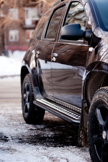 15 899 р. Порожки для ног из трубы Ø51 с алюминиевой площадкой Petroil Tuning Эстонец Nissan Terrano D10 дорестайлинг (2013-2016) (Черный (Шагрень))  с доставкой в г. Керчь. Увеличить фотографию 4
