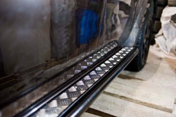 15 899 р. Порожки для ног из трубы Ø51 с алюминиевой площадкой Petroil Tuning Эстонец Nissan Terrano D10 дорестайлинг (2013-2016) (Черный (Шагрень))  с доставкой в г. Керчь. Увеличить фотографию 6