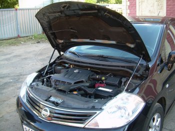 Упоры капота Russtal Nissan Tiida 1 хэтчбэк C11 дорестайлинг, Япония (2004-2007) (2 штуки)