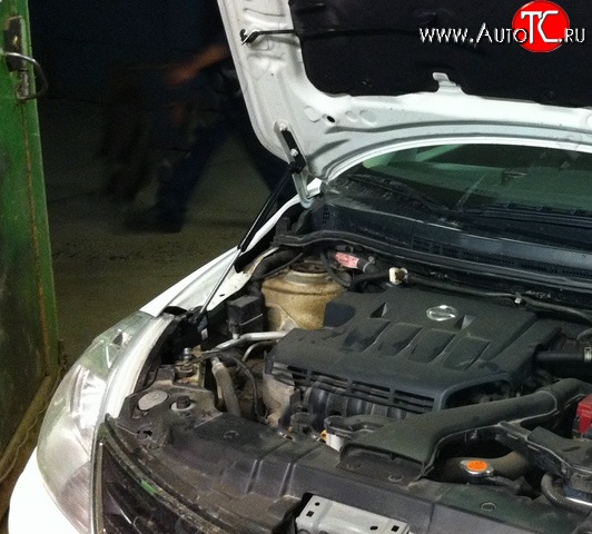 2 969 р. Упор капота Sport Nissan Tiida 1 хэтчбэк C11 дорестайлинг, Япония (2004-2007)  с доставкой в г. Керчь