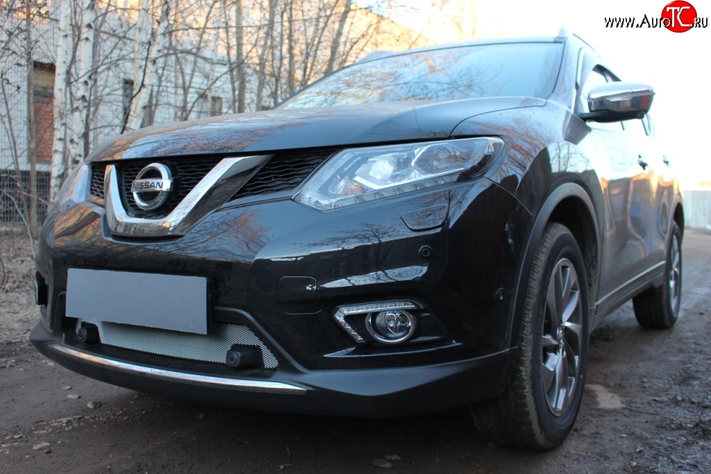 1 569 р. Сетка (под парктроник) на бампер Russtal (хром) Nissan X-trail 3 T32 рестайлинг (2017-2022)  с доставкой в г. Керчь