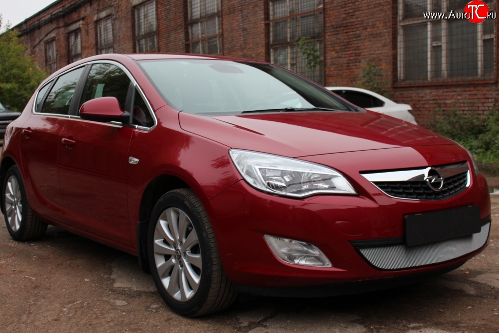 1 539 р. Сетка на бампер Russtal (хром) Opel Astra J хэтчбек 5 дв. дорестайлинг (2009-2012)  с доставкой в г. Керчь