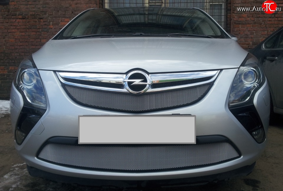 1 539 р. Нижняя сетка на бампер Russtal (хром) Opel Zafira С дорестайлинг (2011-2016)  с доставкой в г. Керчь