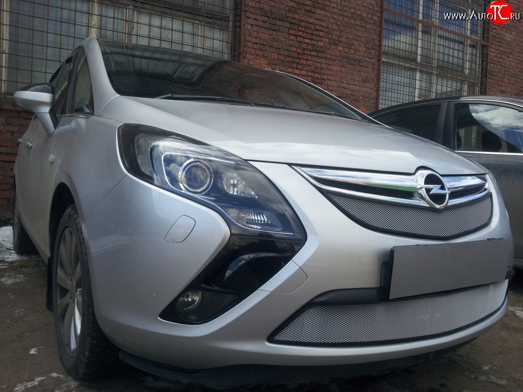 1 539 р. Сетка в решетку радиатора Russtal Opel Zafira С дорестайлинг (2011-2016) (хром)  с доставкой в г. Керчь