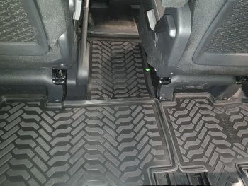 1 379 р. Коврики салона Aileron (2-ой ряд, 2шт.)  Peugeot Traveller  K0 L2 (2016-2024) дорестайлинг  с доставкой в г. Керчь. Увеличить фотографию 2