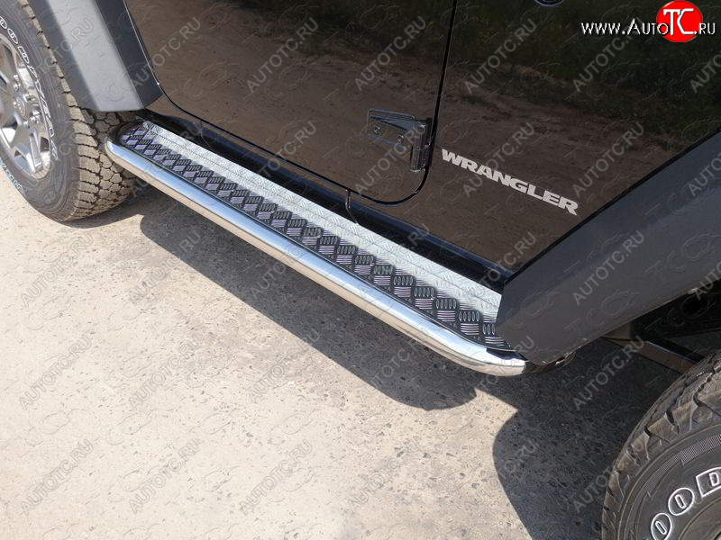 27 849 р. Пороги с площадкой 60,3 мм ТСС Тюнинг  Jeep Wrangler  JK (2006-2010) 3 дв. дорестайлинг (серые)  с доставкой в г. Керчь