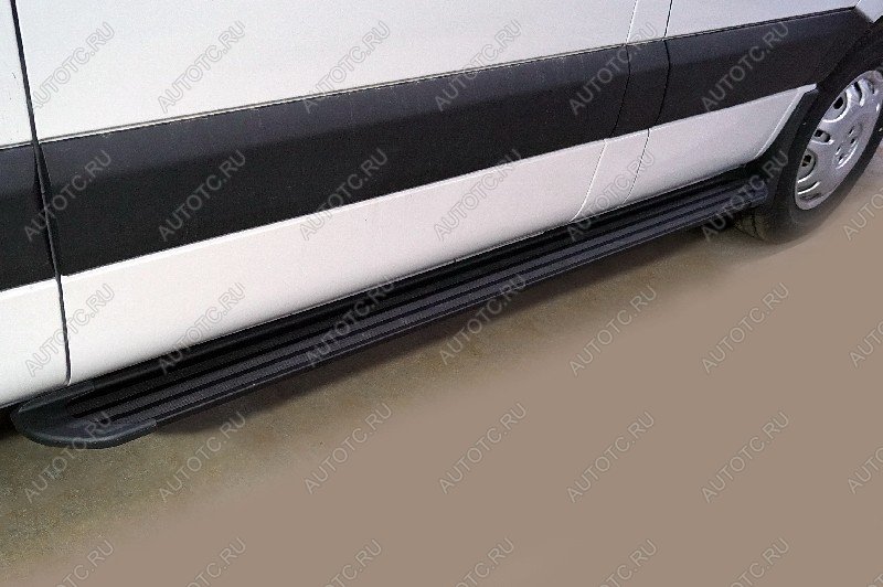 17 649 р. Правый порог алюминиевый Slim line ТСС Тюнинг  Sollers Atlant (2022-2025) автобус, цельнометаллический фургон (Black)  с доставкой в г. Керчь