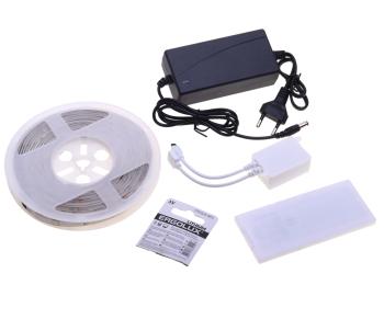 1 199 р. Лента светодиодная гибкая 12W 5м IP65 12V RGB цветная, пульт управления GRISARD ELECTRIC GRISARD ELECTRIC gre-002-0121  с доставкой в г. Керчь. Увеличить фотографию 2