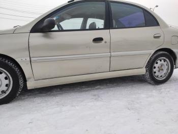 3 499 р. Пластиковые накладки порогов Фанат Тюнинг  KIA Rio  1 DC (2000-2005) дорестайлинг седан, рестайлинг седан (неокрашенные (глянец под окраску))  с доставкой в г. Керчь. Увеличить фотографию 7