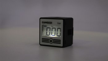 6 749 р. Цифровой манометр с подстветкой экрана PG010-PB-18, Camozzi Camozzi pg010-pb-18  с доставкой в г. Керчь. Увеличить фотографию 3