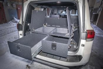 29 999 р. Органайзер в багажник для Toyota Land Cruiser 300 (2 выдв.ящика+клав.замки+спальник) РФ 300-004  с доставкой в г. Керчь. Увеличить фотографию 1