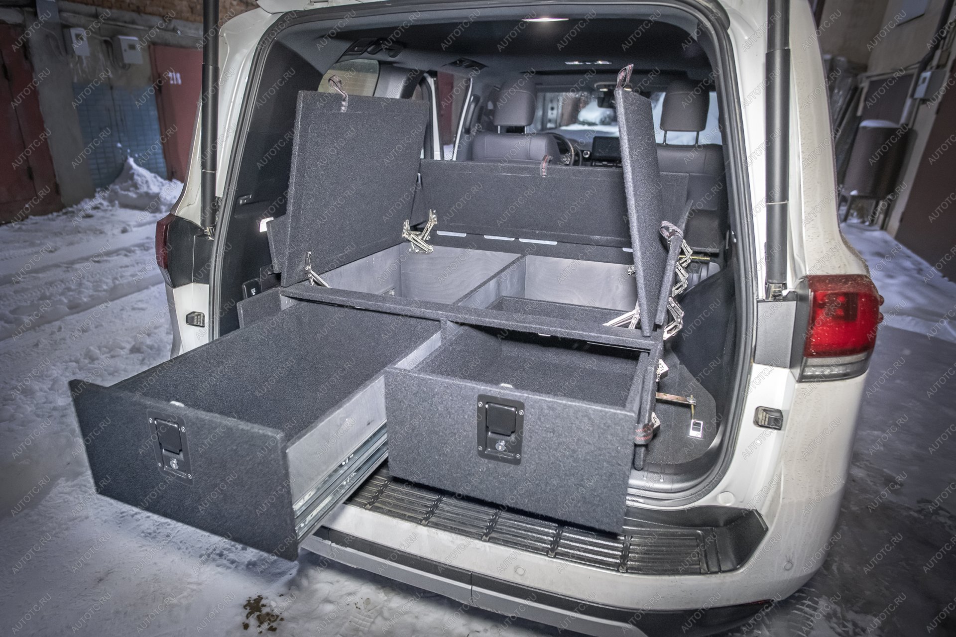 29 999 р. Органайзер в багажник для Toyota Land Cruiser 300 (2 выдв.ящика+клав.замки+спальник) РФ 300-004  с доставкой в г. Керчь