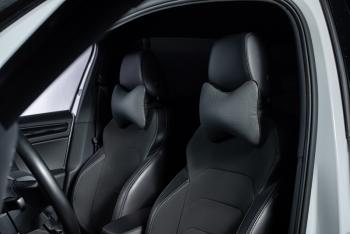 339 р. Подушка-косточка (Илана+Орегон) Lord Autofashion   (черный, строчка серая)  с доставкой в г. Керчь. Увеличить фотографию 3