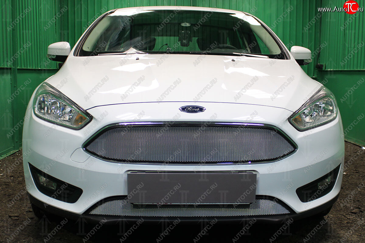 2 899 р. Защитная сетка в бампер (низ, ячейка 3х7 мм) Alfeco Стандарт Ford Focus 3 седан рестайлинг (2014-2019) (Хром)  с доставкой в г. Керчь