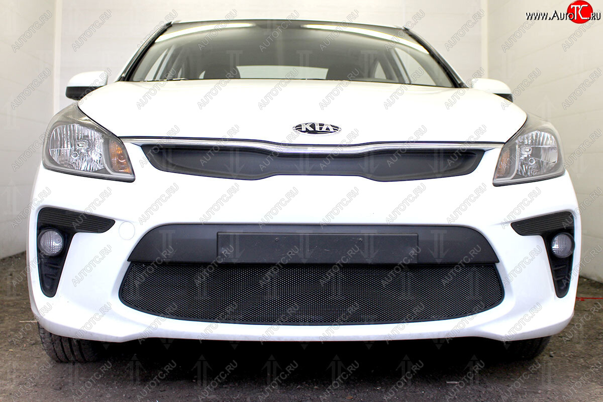 3 149 р. Защитная сетка в бампер (низ, ячейка 3х7 мм) Alfeco Стандарт KIA Rio 4 FB дорестайлинг седан (2016-2020) (Чёрная)  с доставкой в г. Керчь