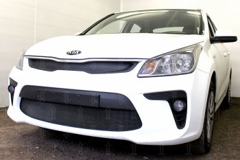 3 149 р. Защитная сетка в бампер (низ, ячейка 3х7 мм) Alfeco Стандарт KIA Rio 4 FB дорестайлинг седан (2016-2020) (Чёрная)  с доставкой в г. Керчь. Увеличить фотографию 2