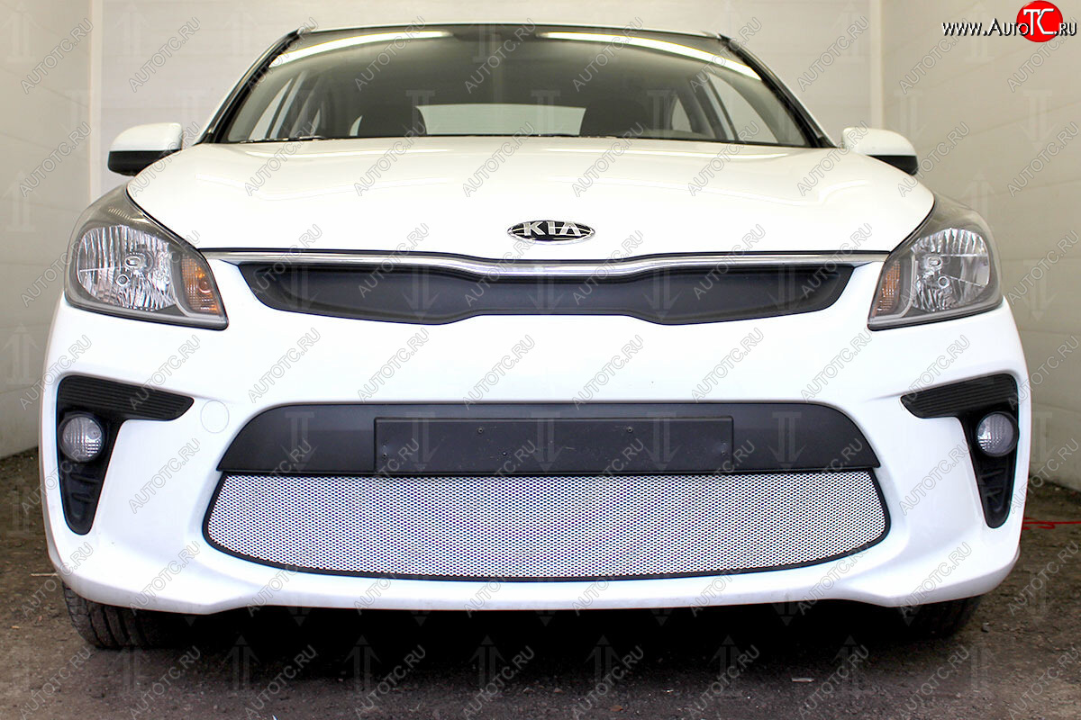 3 279 р. Защитная сетка в бампер (низ, ячейка 3х7 мм) Alfeco Стандарт KIA Rio 4 FB дорестайлинг седан (2016-2020) (Хром)  с доставкой в г. Керчь