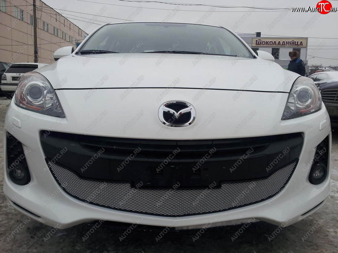 3 599 р. Защитная сетка в бампер (низ, ячейка 3х7 мм) Alfeco Стандарт  Mazda 3/Axela  BL (2011-2013) рестайлинг седан, рестайлинг, хэтчбэк (Хром)  с доставкой в г. Керчь