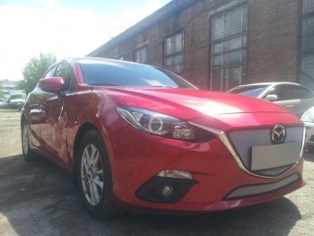 3 079 р. Защитная сетка в бампер (низ, ячейка 3х7 мм) Alfeco Стандарт Mazda 3/Axela BM дорестайлинг, хэтчбэк (2013-2016) (Хром)  с доставкой в г. Керчь. Увеличить фотографию 3