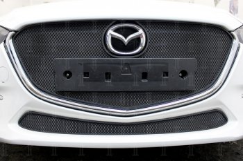 2 899 р. Защитная сетка в бампер (низ, ячейка 3х7 мм) Alfeco Стандарт Mazda 3/Axela BM рестайлинг седан (2016-2019) (Чёрная)  с доставкой в г. Керчь. Увеличить фотографию 2
