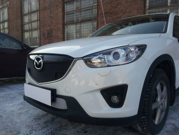 3 999 р. Защитная сетка в бампер (верх, с парктроником, ячейка 3х7 мм) Alfeco Стандарт Mazda CX-5 KE дорестайлинг (2011-2014) (Чёрная)  с доставкой в г. Керчь. Увеличить фотографию 2