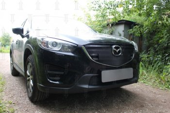 3 999 р. Защитная сетка в бампер (верх, с парктроником, ячейка 3х7 мм) Alfeco Стандарт Mazda CX-5 KE рестайлинг (2015-2017) (Чёрная)  с доставкой в г. Керчь. Увеличить фотографию 2