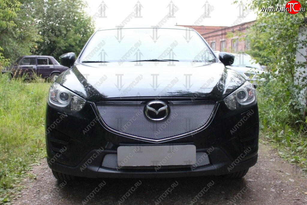 3 699 р. Защитная сетка в бампер (верх, ячейка 3х7 мм) Alfeco Стандарт Mazda CX-5 KE рестайлинг (2015-2017) (Хром)  с доставкой в г. Керчь