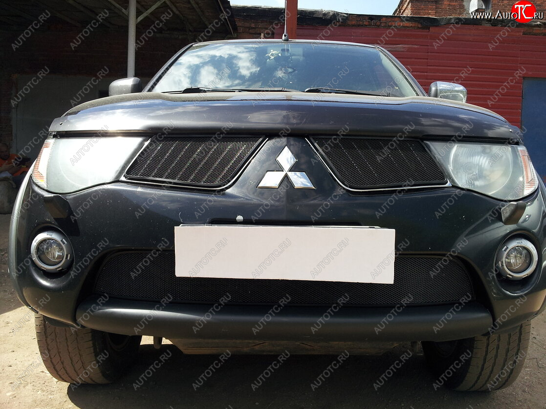 3 169 р. Защитная сетка в бампер (низ, ячейка 3х7 мм) Alfeco Стандарт Mitsubishi L200 4  дорестайлинг (2006-2014) (Чёрная)  с доставкой в г. Керчь