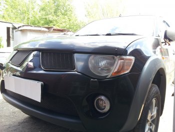 3 169 р. Защитная сетка в бампер (низ, ячейка 3х7 мм) Alfeco Стандарт Mitsubishi L200 4  дорестайлинг (2006-2014) (Чёрная)  с доставкой в г. Керчь. Увеличить фотографию 2