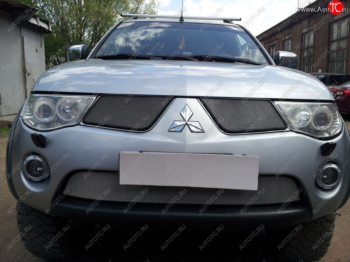 3 299 р. Защитная сетка в бампер (низ, ячейка 3х7 мм) Alfeco Стандарт Mitsubishi L200 4  дорестайлинг (2006-2014) (Хром)  с доставкой в г. Керчь