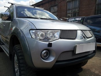 3 299 р. Защитная сетка в бампер (низ, ячейка 3х7 мм) Alfeco Стандарт Mitsubishi L200 4  дорестайлинг (2006-2014) (Хром)  с доставкой в г. Керчь. Увеличить фотографию 3