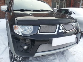 3 299 р. Защитная сетка в бампер (низ, ячейка 3х7 мм) Alfeco Стандарт Mitsubishi Pajero Sport PB дорестайлинг (2008-2013) (Хром)  с доставкой в г. Керчь. Увеличить фотографию 3