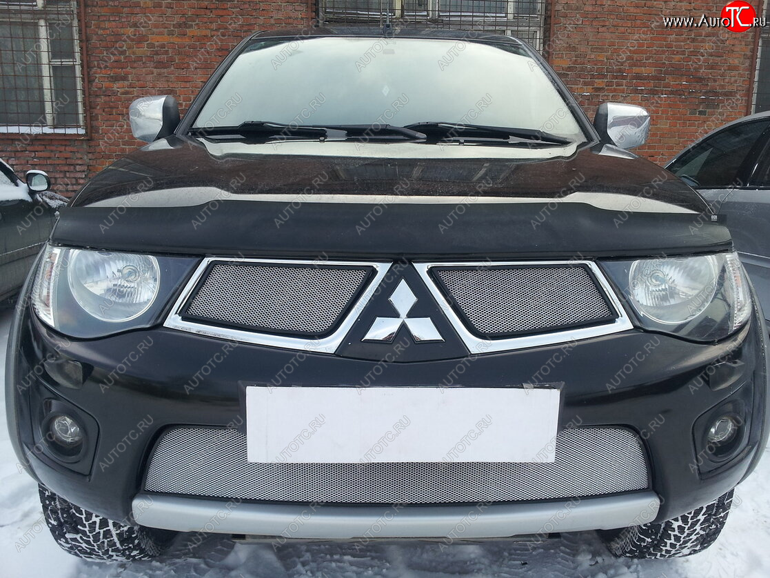3 299 р. Защитная сетка в бампер (низ, ячейка 3х7 мм) Alfeco Стандарт Mitsubishi Pajero Sport PB дорестайлинг (2008-2013) (Хром)  с доставкой в г. Керчь
