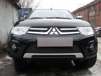 Защитная сетка в бампер (низ, ячейка 3х7 мм) Alfeco Стандарт Mitsubishi L200 4  рестайлинг (2013-2016) (Чёрная)