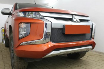 3 499 р. Защитная сетка в бампер (середина, ячейка 3х7 мм) Alfeco Стандарт  Mitsubishi L200  5 KK,KL (2018-2022) рестайлинг (Чёрная)  с доставкой в г. Керчь. Увеличить фотографию 4
