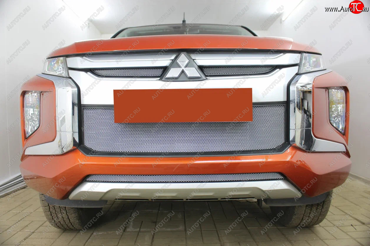 2 699 р. Защитная сетка в бампер (низ, ячейка 3х7 мм) Alfeco Стандарт  Mitsubishi L200  5 KK,KL (2018-2022) рестайлинг (Хром)  с доставкой в г. Керчь