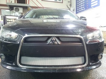 5 999 р. Защитная сетка в бампер (3 части, ячейка 3х7 мм) Alfeco Стандарт Mitsubishi Lancer 10 CY седан рестайлинг (2011-2017) (Хром)  с доставкой в г. Керчь. Увеличить фотографию 2