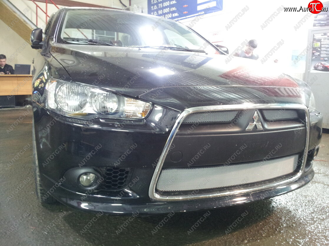 5 999 р. Защитная сетка в бампер (3 части, ячейка 3х7 мм) Alfeco Стандарт Mitsubishi Lancer 10 CY седан рестайлинг (2011-2017) (Хром)  с доставкой в г. Керчь