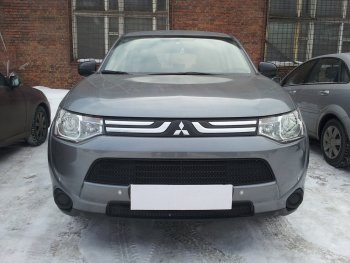 Защитная сетка в бампер (2 части, ячейка 3х7 мм) Alfeco Стандарт Mitsubishi Outlander GF дорестайлинг (2012-2014) (Чёрная)