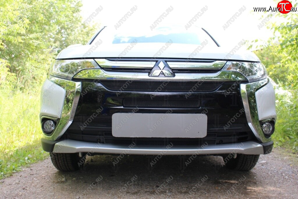 7 349 р. Защитная сетка в бампер (4 части, ячейка 3х7 мм) Alfeco Стандарт Mitsubishi Outlander GF 2-ой рестайлинг (2015-2018) (Чёрная)  с доставкой в г. Керчь