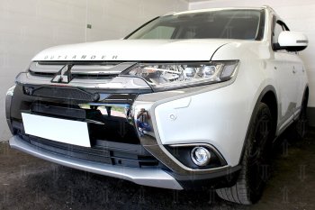 7 349 р. Защитная сетка в бампер (4 части, с парктроником, ячейка 3х7 мм) Alfeco Стандарт Mitsubishi Outlander GF 2-ой рестайлинг (2015-2018) (Чёрная)  с доставкой в г. Керчь. Увеличить фотографию 2