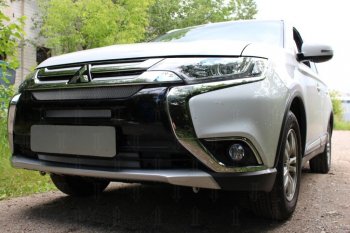 7 599 р. Защитная сетка в бампер (4 части, ячейка 3х7 мм) Alfeco Стандарт  Mitsubishi Outlander  GF (2015-2018) 2-ой рестайлинг (Хром)  с доставкой в г. Керчь. Увеличить фотографию 2