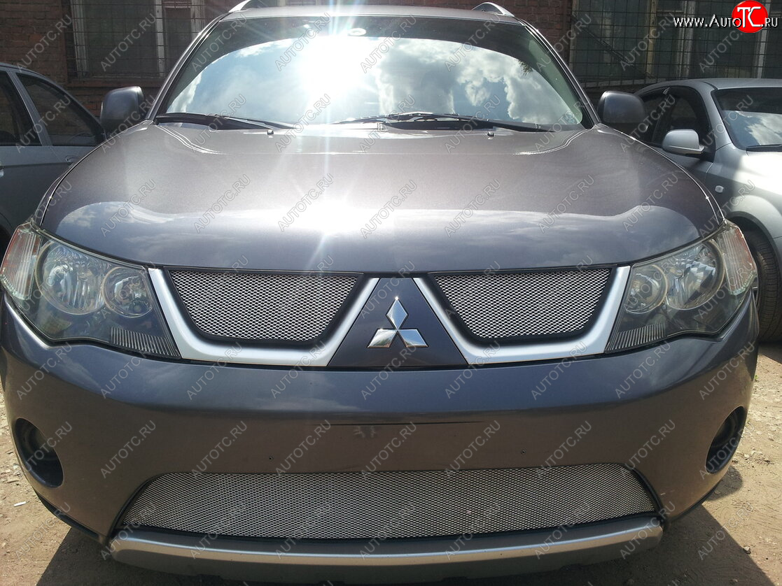 3 079 р. Защитная сетка в бампер (верх, ячейка 3х7 мм) Alfeco Стандарт Mitsubishi Outlander XL (CW)  дорестайлинг (2005-2009) (Хром)  с доставкой в г. Керчь
