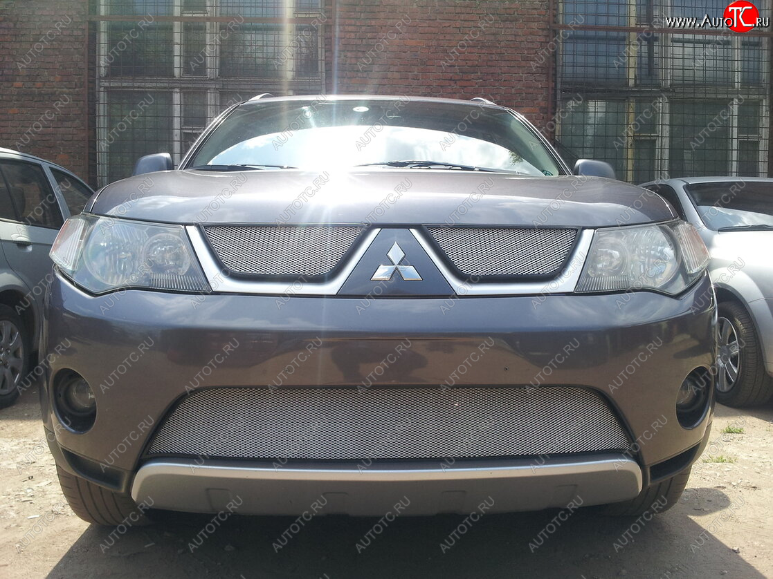 3 299 р. Защитная сетка в бампер (низ, ячейка 3х7 мм) Alfeco Стандарт Mitsubishi Outlander XL (CW)  дорестайлинг (2005-2009) (Хром)  с доставкой в г. Керчь