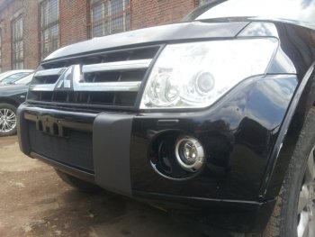 3 169 р. Защитная сетка в бампер (низ, ячейка 3х7 мм) Стрелка11 Стандарт Mitsubishi Pajero 4 V80 дорестайлинг (2006-2011) (Чёрная)  с доставкой в г. Керчь. Увеличить фотографию 3
