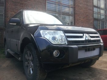 3 299 р. Защитная сетка в бампер (низ, ячейка 3х7 мм) Стрелка11 Стандарт Mitsubishi Pajero 4 V80 дорестайлинг (2006-2011) (Хром)  с доставкой в г. Керчь. Увеличить фотографию 3