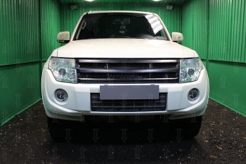 Защитная сетка в бампер (низ, ячейка 3х7 мм) Стрелка11 Стандарт Mitsubishi Pajero 4 V80 3 дв. 1-ый рестайлинг (2011-2014) (Чёрная)