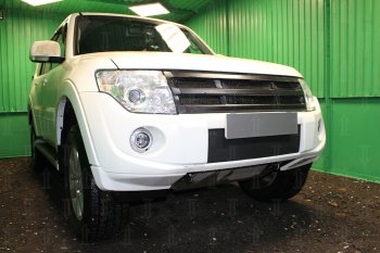3 169 р. Защитная сетка в бампер (низ, ячейка 3х7 мм) Стрелка11 Стандарт Mitsubishi Pajero 4 V80 3 дв. 1-ый рестайлинг (2011-2014) (Чёрная)  с доставкой в г. Керчь. Увеличить фотографию 3