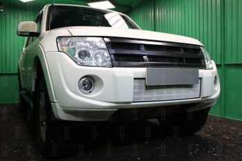 3 299 р. Защитная сетка в бампер (низ, ячейка 3х7 мм) Стрелка11 Стандарт Mitsubishi Pajero 4 V80 3 дв. 1-ый рестайлинг (2011-2014) (Хром)  с доставкой в г. Керчь. Увеличить фотографию 2