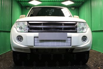 Защитная сетка в бампер (низ, ячейка 3х7 мм) Стрелка11 Стандарт Mitsubishi Pajero 4 V80 3 дв. 1-ый рестайлинг (2011-2014) (Хром)